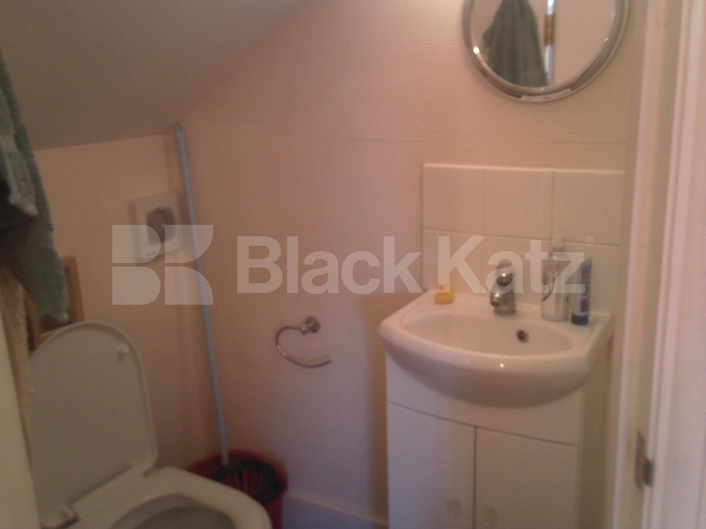 			ALL BILLS INCLUDED!, Studio Apartment, 1 bath, 1 reception Studio			 Great North Road, EAST FINCHLEY